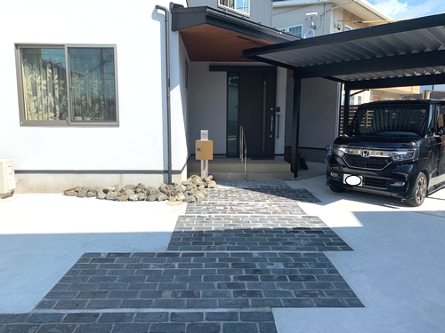 玄関アプローチ